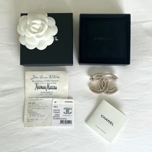 CHANEL CC Crystal Brooch